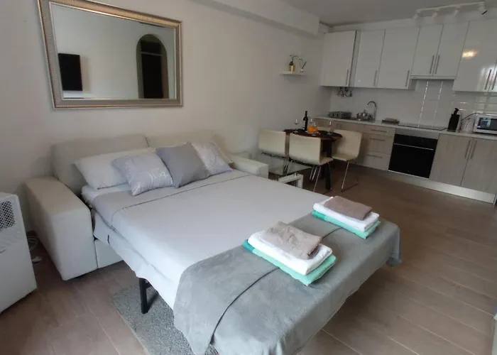 Parque Santiago 1 Parterowy Pool View 008 Alejandro